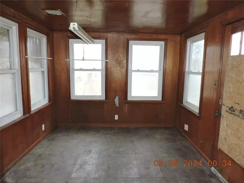 522 E Devon ST, Independence, MO 64055
