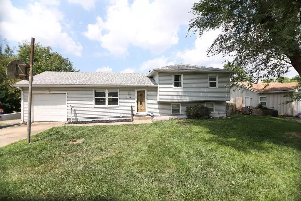 Kansas City, KS 66106,5168 Douglas AVE