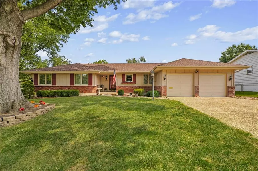4961 S Delaware AVE, Independence, MO 64055
