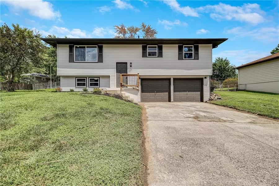 1931 S Leslie DR, Independence, MO 64055