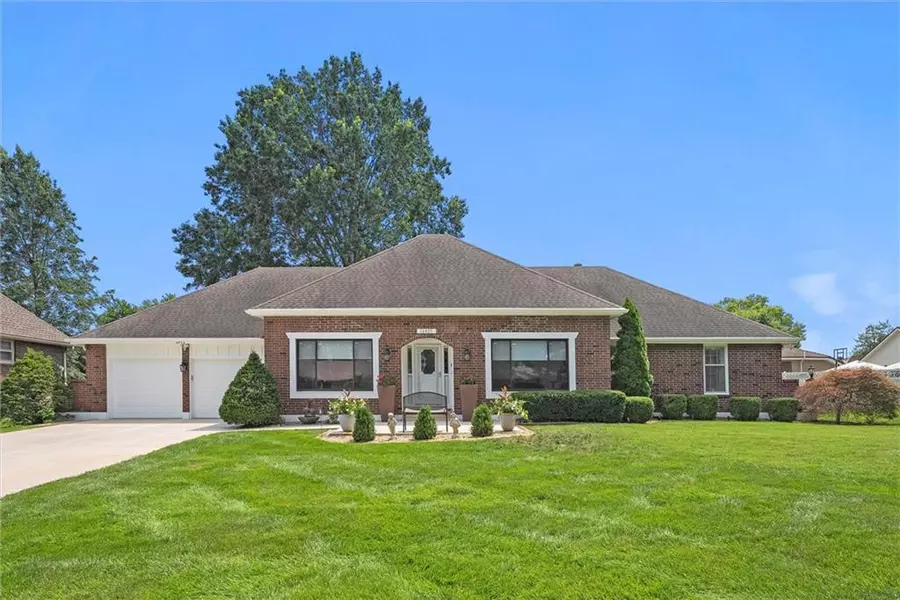 16425 E 36TH ST, Independence, MO 64055