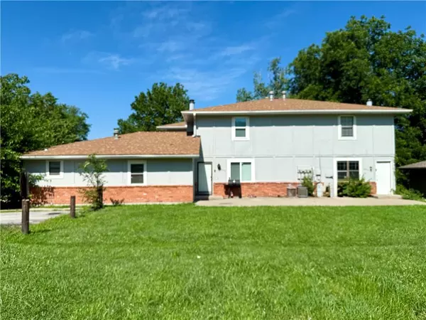 Gladstone, MO 64118,6321 - 6327 N Wyandotte ST