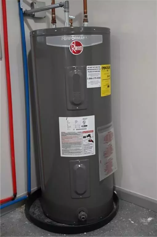 Buckner, MO 64016,113 Elm ST