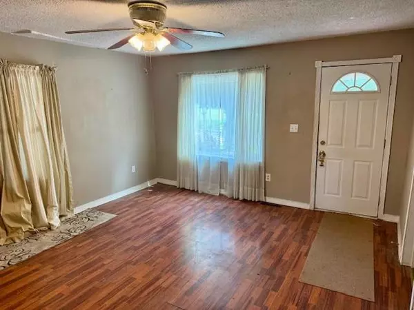 Waverly, MO 64096,205 W Gala ST