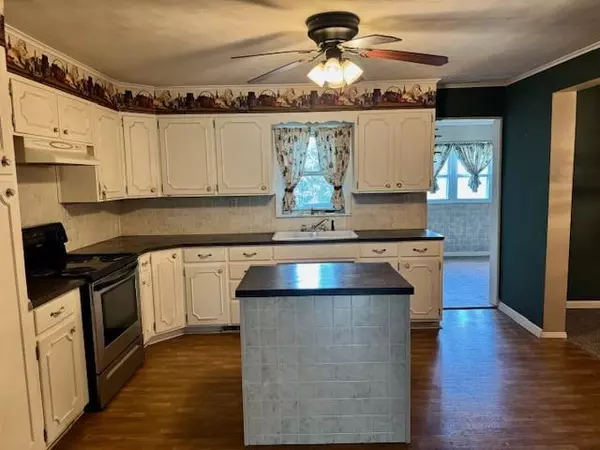Waverly, MO 64096,205 W Gala ST