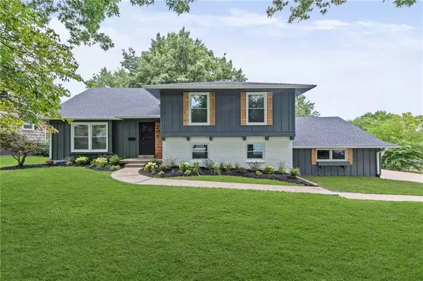 200 E 114th TER, Kansas City, MO 64114