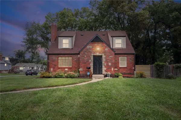 7020 The Paseo BLVD, Kansas City, MO 64132