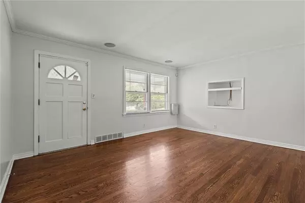 Kansas City, MO 64114,7135 Main ST