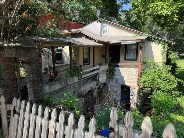 2024 Summit ST, Kansas City, MO 64108