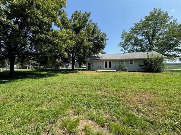 Cleveland, MO 64734,209 E Walnut ST
