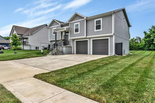 Pleasant Hill, MO 64080,1704 Mulberry ST