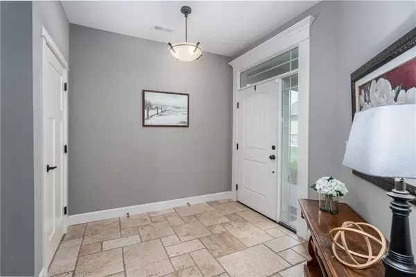 Lawrence, KS 66049,2250 Lake Pointe DR #1602