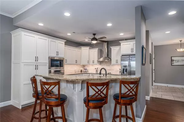Lawrence, KS 66049,2250 Lake Pointe DR #1602