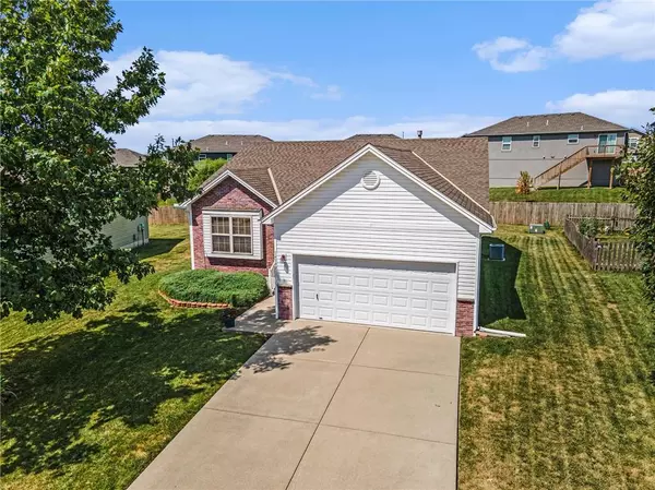 14340 Richmond AVE, Grandview, MO 64030