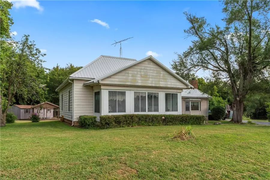 81 Southeast 500th RD, Clinton, MO 64735