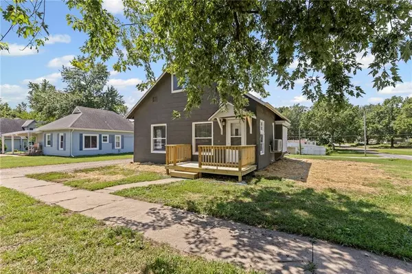 Ottawa, KS 66067,734 N Mulberry ST