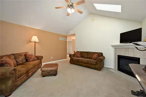 Lawrence, KS 66047,1552 Legend Trail DR #A