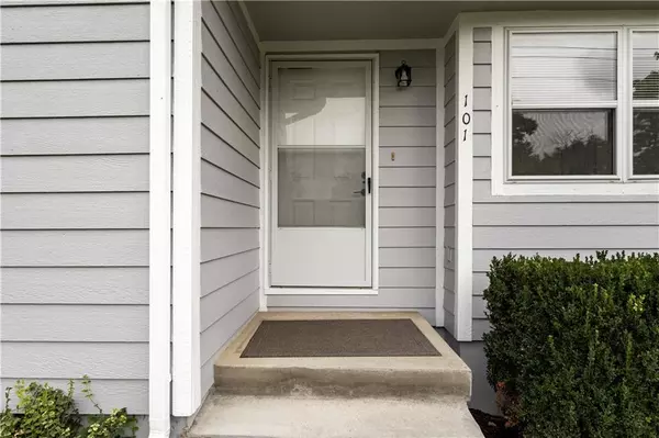 Paola, KS 66071,101 S 5th ST