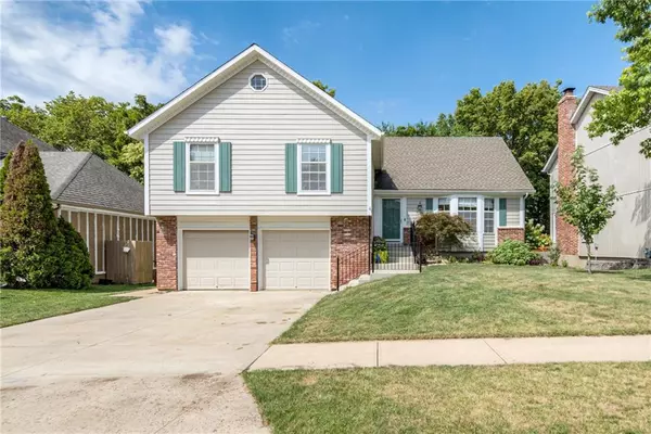 7220 Rene ST, Shawnee, KS 66216