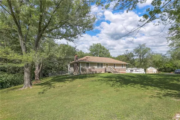 18201 S Hill Top RD, Pleasant Hill, MO 64080