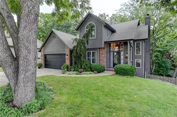 1501 NE Deer CT, Lee's Summit, MO 64086