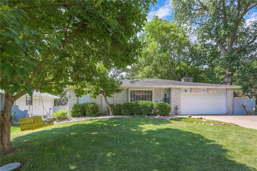 111 E 98th ST, Kansas City, MO 64114