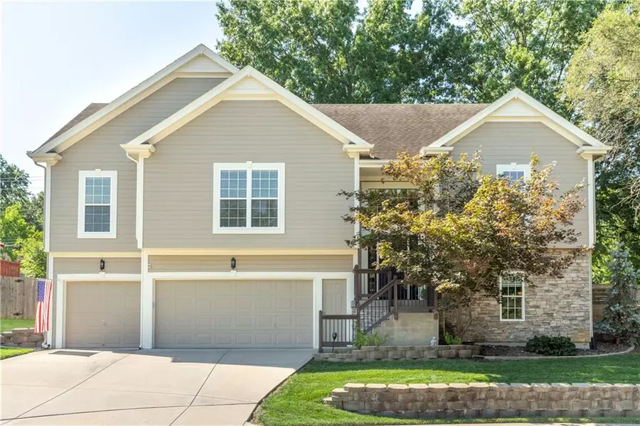 1701 NE 70th ST, Gladstone, MO 64118