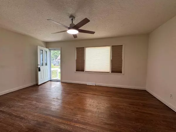 Independence, MO 64052,1323 W 29th ST