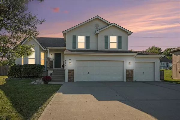 Kansas City, MO 64155,9604 N Highland TER