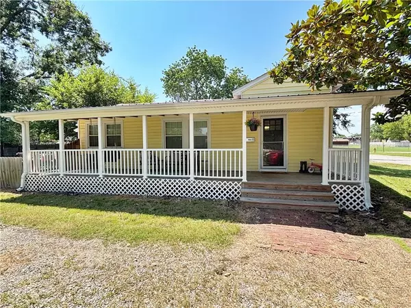 Girard, KS 66743,203 E Maple ST