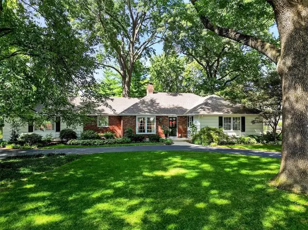 3514 W 92nd ST, Leawood, KS 66206