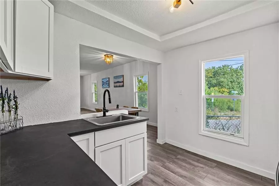 1975 N Thompson ST, Kansas City, KS 66101