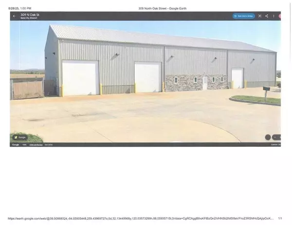 304 N oak ST, Bates City, MO 64011