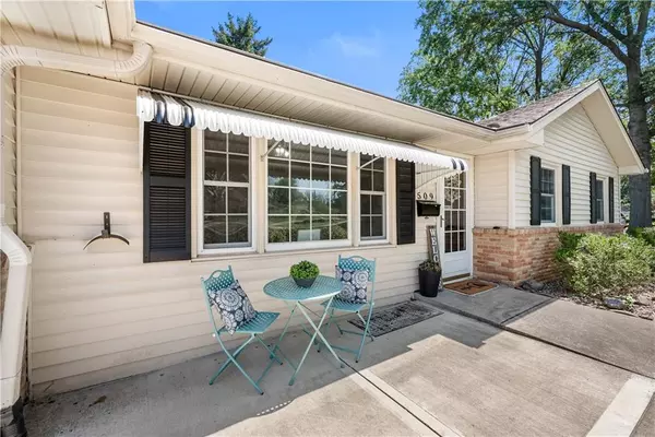 Blue Springs, MO 64014,509 W Walnut ST