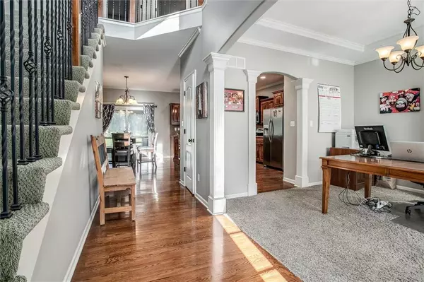 Lee's Summit, MO 64063,354 SE Wood LN