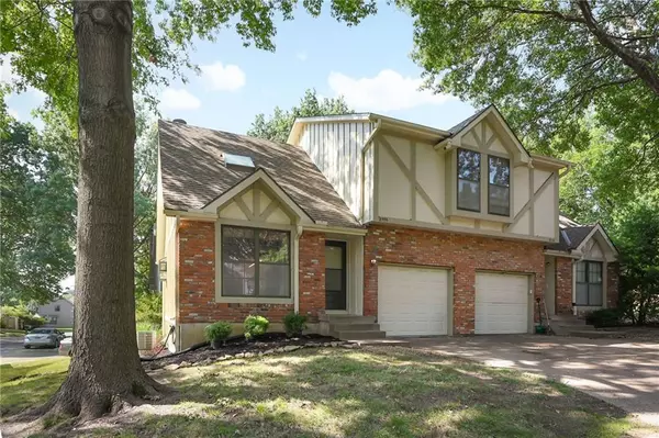 Overland Park, KS 66212,8556 WEDD ST