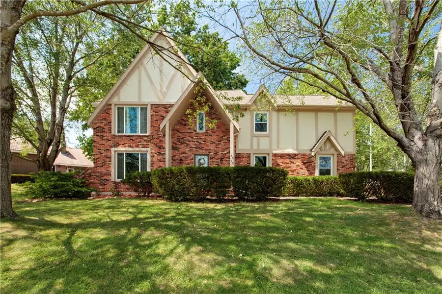 4616 NW Bramble TRL, Lee's Summit, MO 64064