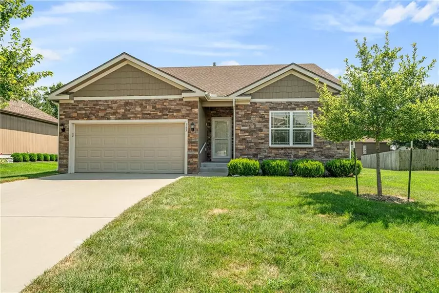 765 S Elm ST, Gardner, KS 66030
