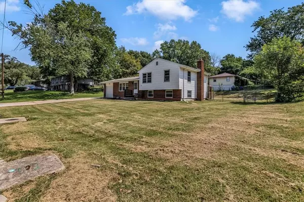 Liberty, MO 64068,1309 Lake RD