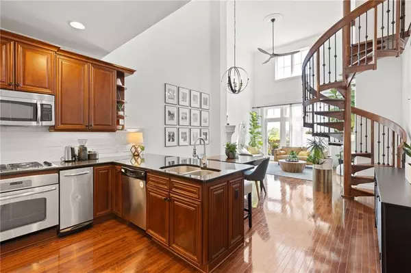 Leawood, KS 66206,10531 Mission RD #304