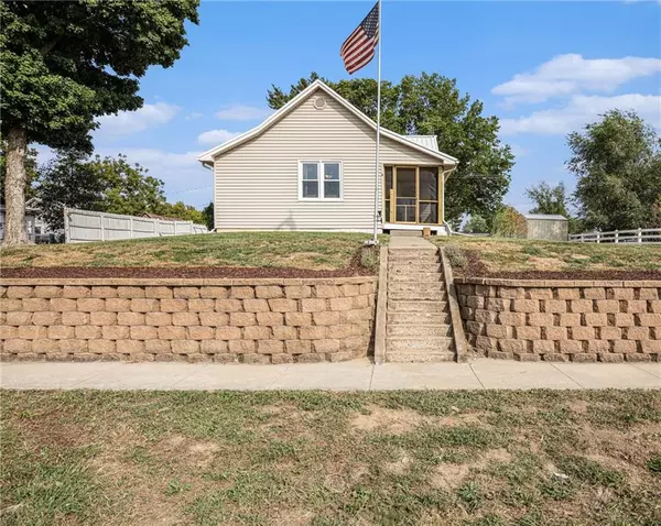 Dearborn, MO 64439,105 N August ST