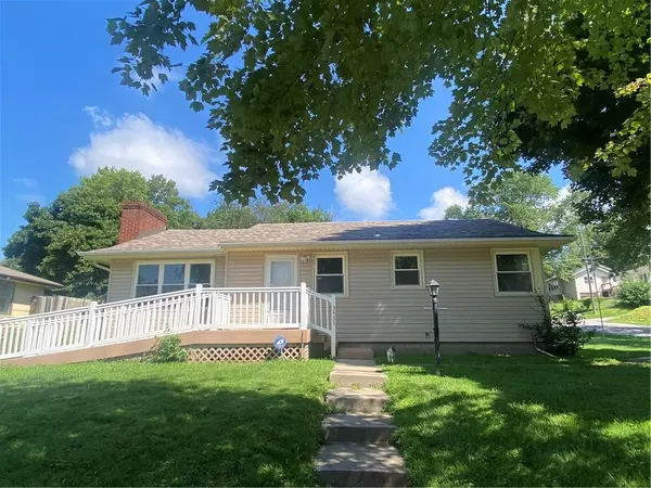 3431 Monterey ST, St Joseph, MO 64507