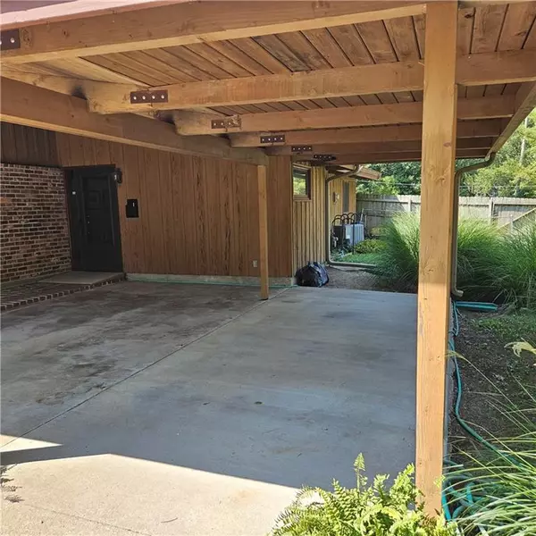 Pittsburg, KS 66762,206 Crestwood LN