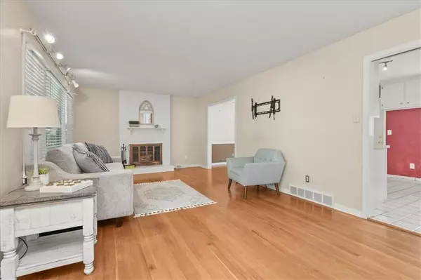 Overland Park, KS 66207,5809 W 100th ST