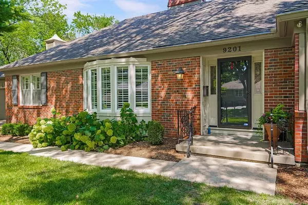 Leawood, KS 66206,9201 Ensley LN