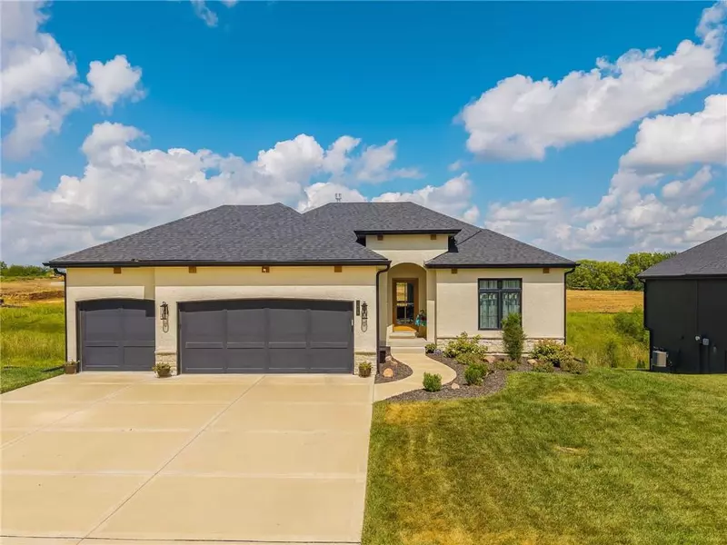 1008 NW 94th TER, Kansas City, MO 64155
