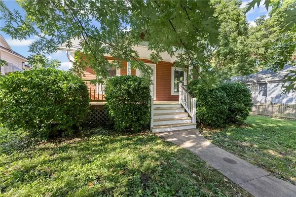 Paola, KS 66071,404 E Wea ST