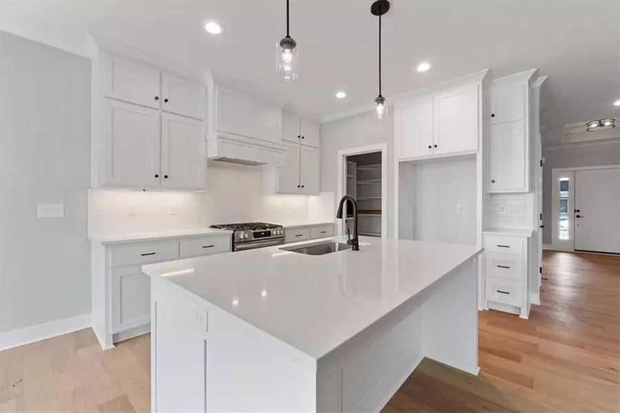 24974 W 94th PL, Lenexa, KS 66227