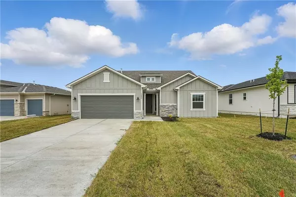 1802 NW 104th TER, Kansas City, MO 64155