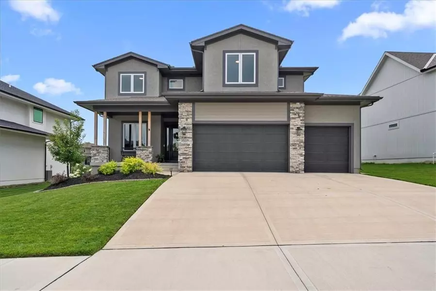 15229 W 171st PL, Olathe, KS 66062